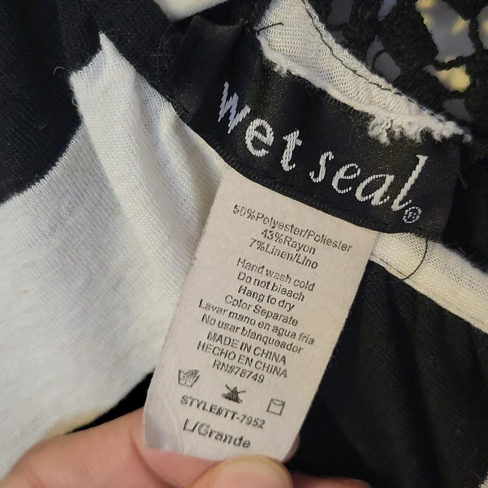 Wet seal lace back batwing striped shirt - Picture 4 of 4